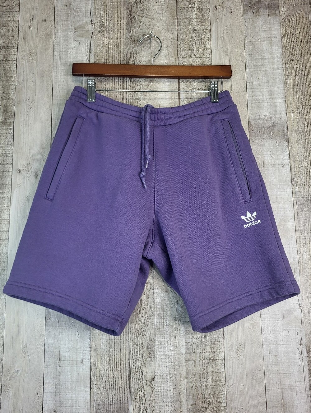 adidas Men’s Purple Trefoil Casual Fleece Shorts. Size Small